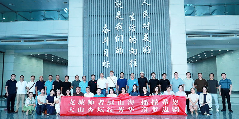 市委教育工委、市教育局召开2026年 “组团式”援疆教育人才行前动